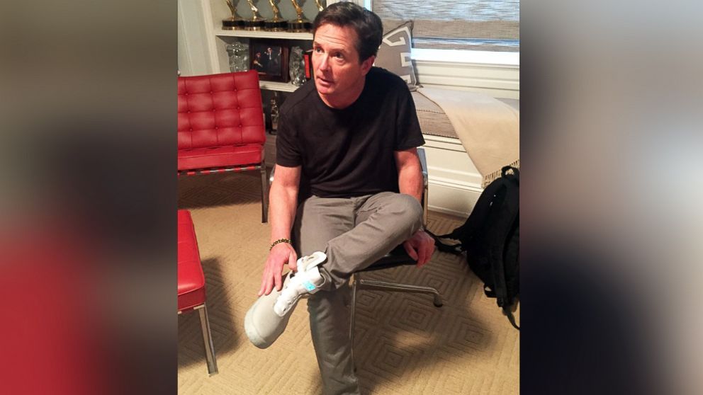 ht_michael_j_fox_nikes_2016_jef_151021_16x9_992